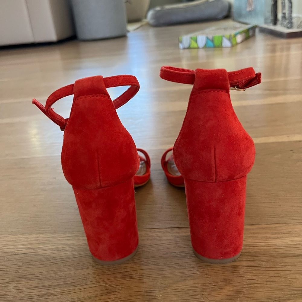 Red Hot Heels - Picture 4 of 4